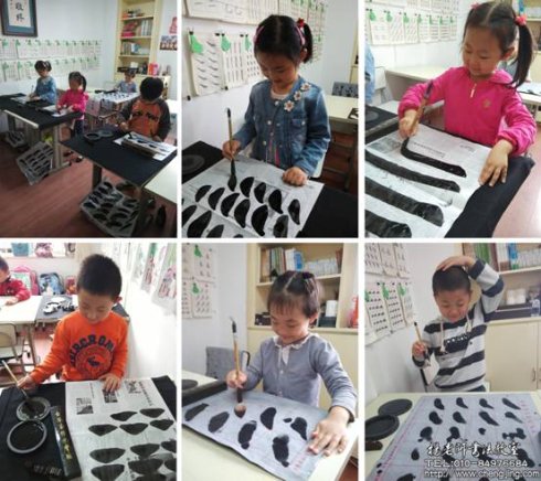  在一次次的書寫習練中，我們的小手與毛筆漸漸建立了感情，成了好朋友，現在我們掌控毛筆的能力提升了，同時我們的耐力、專注力、抗壓、抗挫的能力也如春園之草不見其長而日有所增了。