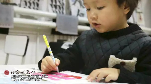 苗苗準(zhǔn)備送給媽媽的禮物《蜻蜓荷花》         