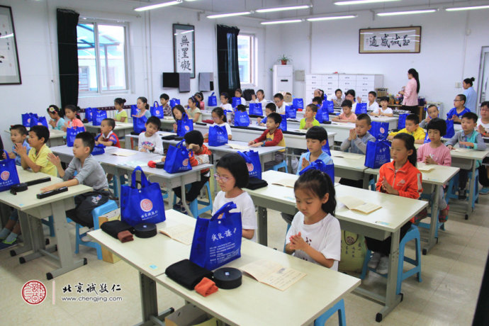 少兒班整潔明亮的教室