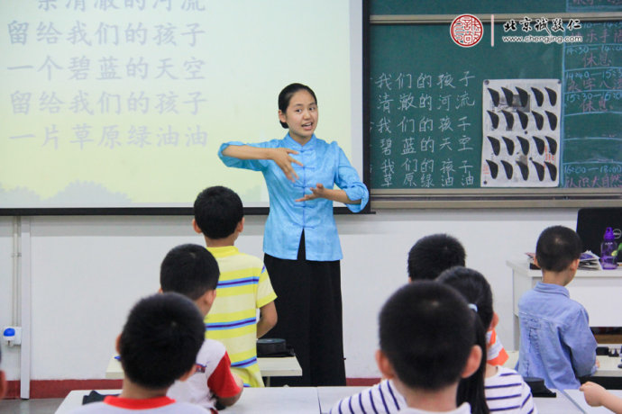 快樂手語歌曲，伴隨孩子們度過美好時刻。