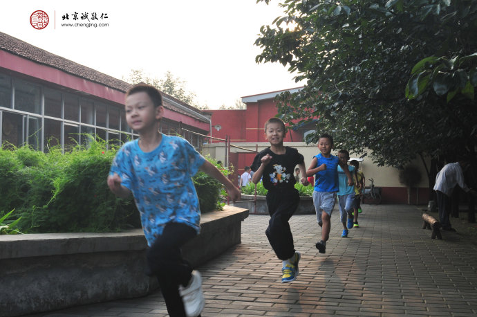 從晨跑迎接朝陽，開始充滿希望的一天。