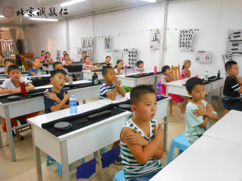  小學員從孝親歌曲中，感悟人生真諦。