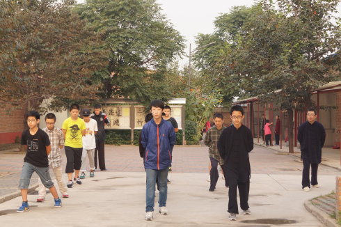 晨起習(xí)練太極拳