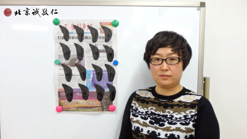 來自山西的母親陪著孩子一起來學(xué)習(xí)；